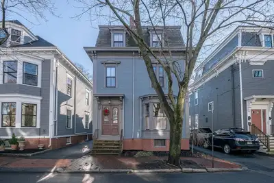 Image de Huge Historic Downtown Townhome