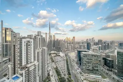 Image de Luxury Dubai Duplex | 2br | Pool, Gym, Parking & Prime Views