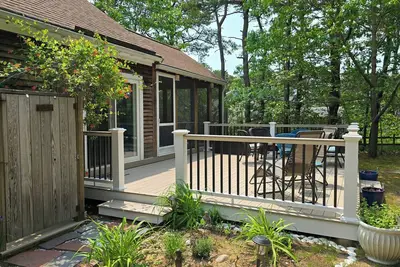 Image de New Listing! Comfortable 3bd--A/C, Screen Porch & Enclosed Outdoor Shower