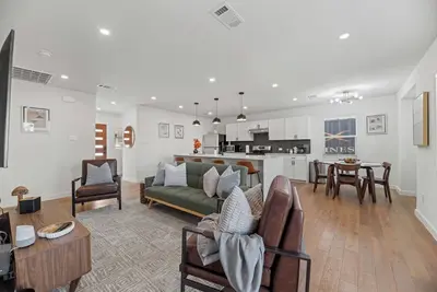 Image de Elmwood Escape / Cozy Modern 3bd