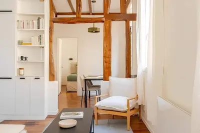 Louvre-Rivoli Luxury Nest