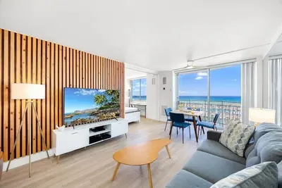 Image de Stunning Ocean & Harbor Views - Walk to the Beach!