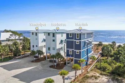 Image de 3 Lux Beach Homes - Beachfront, Private Pool, Pet Friendly, Fam Fav