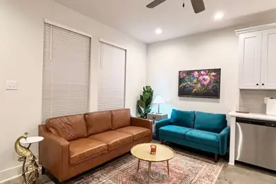 Image de New*Tabasco House*King Bed*Garage*Safe Location