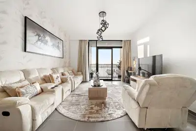 Image de Waterfront 2br | Near Burj Khalifa, Pool, Gym, Kitchen