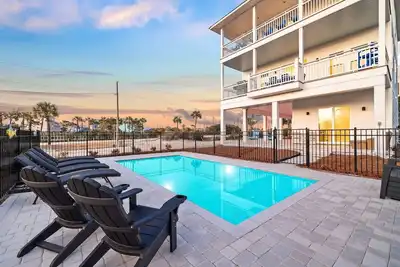 Image de Book Now for Fall! Gulf Views! Private Pool! Cape Palm Park!