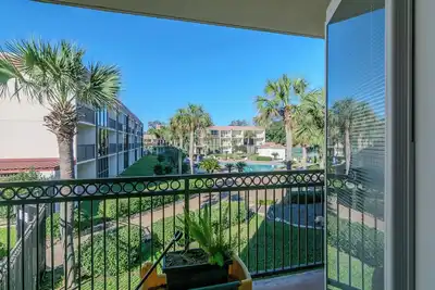 Image de Bright 2 bedroom, 2 bathroom villa with pool view - at beachside Ocean Club