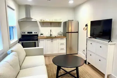 Image de Shirley Street Backyard Suite!