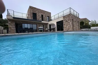 Image de Villa Ronsard moderne- vue mer - piscine - clim