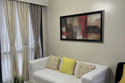 Image de 1br Condo w/ Balcony Near Venice Canal Mall & Bgc