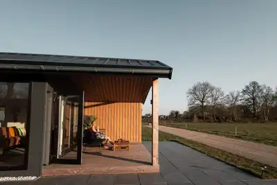 Image de New Luxury Lodge with Meadow View - near National Park Drents-Friese Wold!