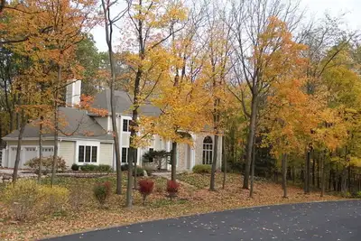 Image de Beautiful Estate Home. Winter Now On Sale!