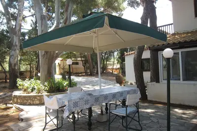 Image de Seaside villa in Kyparissia, Peloponnese — Direct access to the beach below