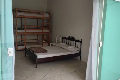 Image de Beach house for families of up to 23 people in Piçarras / Beto Carrero
