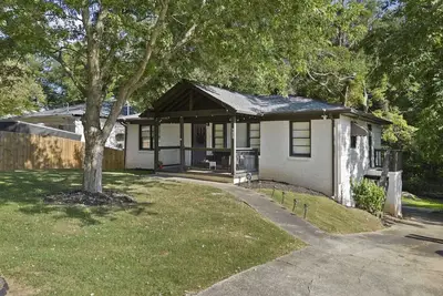 Image de West Atlanta Gem: Quiet & Comfortable Living