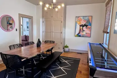 Image de Luxury Home:3 Bed/2 Bath with Shuffleboard~ walk to Restaurants/Bars near Purdue