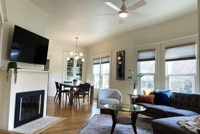 Image de Spacious, Family Friendly Historic Home with Modern Amenities