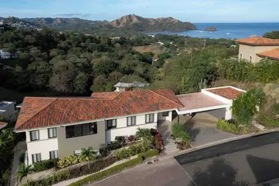 Image de Your Ocean-View Oasis Awaits at Villa Anona in Pacifico
