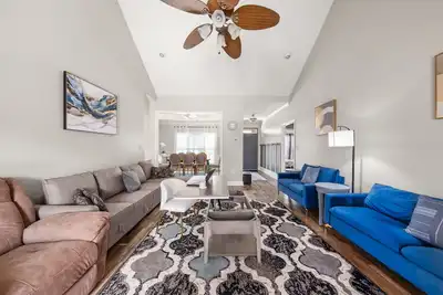 Image de Southern Delight-4 Bed Room-7 beds- Private Backyard-Great for Larger Groups