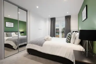 Image de Newly built and furnished to a modern contemporary styled apartment.