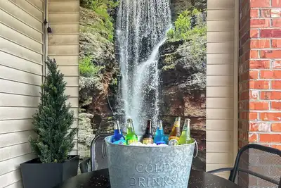 Image de Branson Escape: Pool, Game Table, Walk-in Access