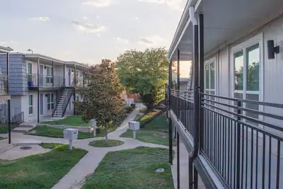Image de Cozy Fall Apartment | Near Tcu & Cowboys Stadium