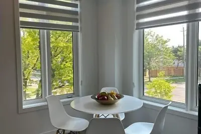 Image de Spacious 4-bedroom house in Toronto - 15 minutes from downtown