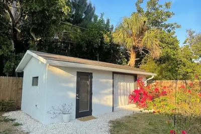 Image de Modern Studio Near Srq Airport