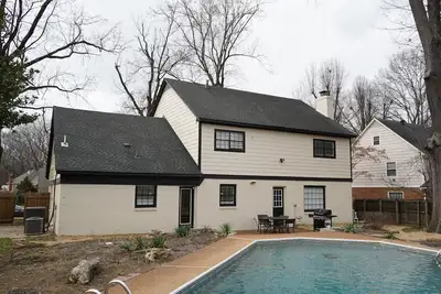 Image de Modern 6 Bedroom Home with Extra Sleeping Space & Private Pool