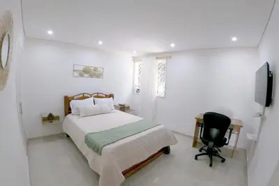 Image de 5 minutes from La Laureles area! Ideal house for family and friends.