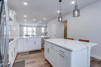 Image de Spacious 5-bedroom townhome in marvelous Alexandria
