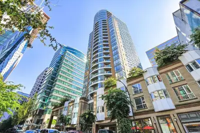 Image de Quiet modern condo in Coal Harbour