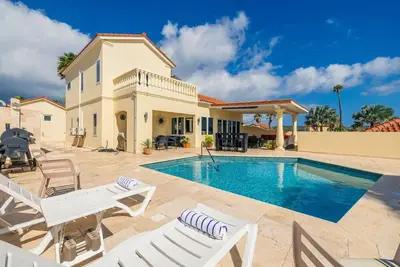 Image de Charming 2br Villa w/ Private Pool & Outdoor Lounge at Mesa Vista 36 by Bocobay