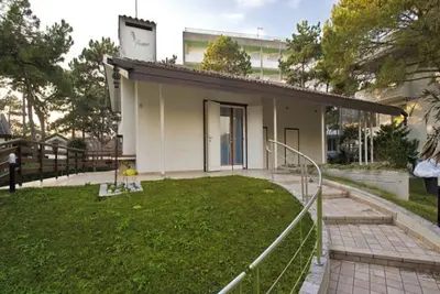 Spacieuse villa à Lignano Pineta près de la plage