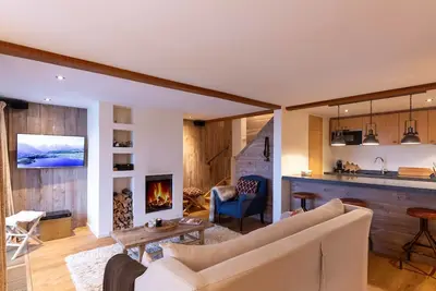 Agréable appartement pour 7 personnes avec Tv, balcon et parking