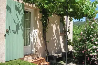 Image de Maison Le Thym à 500 Mètres du village avec parking privatif.