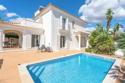 Image de Captivating Villa 4 beds Private Pool 600m to Vau Beach