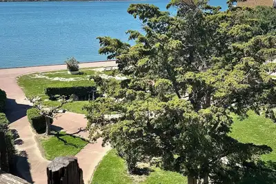 Image de T3 duplex 40m2 Barcarès avec vue exceptionnelle sur le lac marin et les Pyrénées