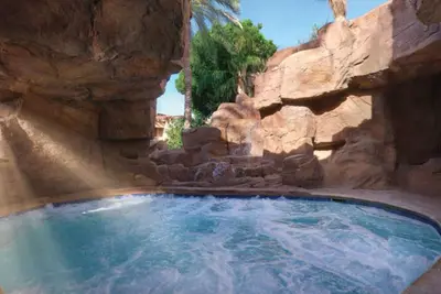 Image de 2 Bedroom Lockoff Condo, Sleeps 8, at Sheraton Desert Oasis Resort!