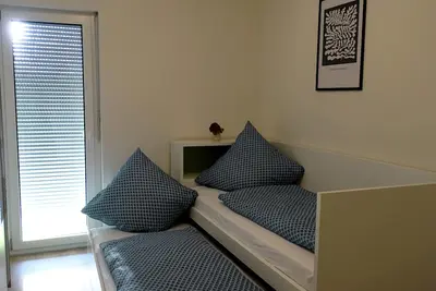 Image de Sunny apartment with large garden in a local recreation area
