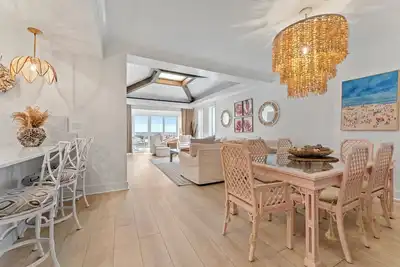Image de Spacious 4-bedroom condo in the quiet holiday isle area of Destin, Florida.
