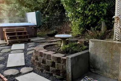 Image de Nos Suenos farmhouse, Charming 2-bedroom with hottub, WiFi in marvelous Portland