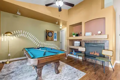 Image de Cozy 4br/3ba Near Ski Resort with Firepit & Pool Table