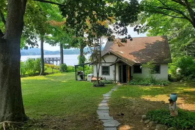 Image de Charming 3-bedroom Cottage in Cleverdale on Beautiful Lake George with Ac, WiFi