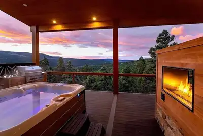 Image de Breathtaking Views, Indoor/Outdoor Linear Fireplace, Sauna