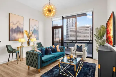 Image de Emerald Grand – 27th Flr Penthouse | Luxury Short-Term Rentals in Atlanta, Ga