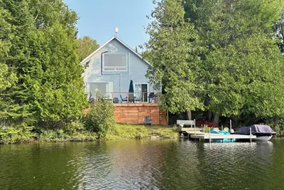 Image de Silk Chalet: Spacieux, bord de lac, plage, superbe vue, à 5 min du Depanneur\/Saq