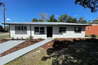 Image de Modern 4-bedroom house w/ fire pit just 8 minutes from the University of Florida