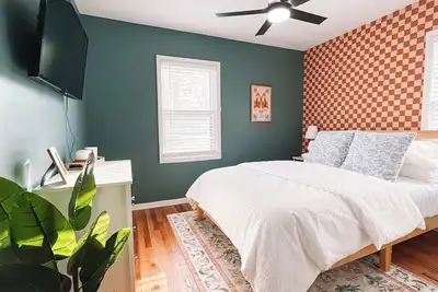 Image de Updated 4-bedroom house with WiFi, full coffee bar, and arcades in Overland Park