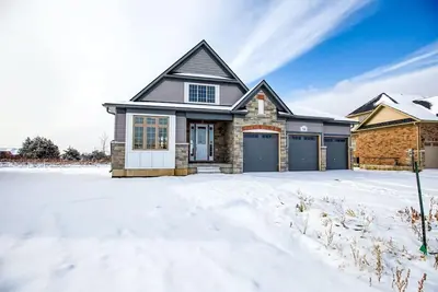 Image de Spacious Brand New 4-Bed Retreat in Quinte West